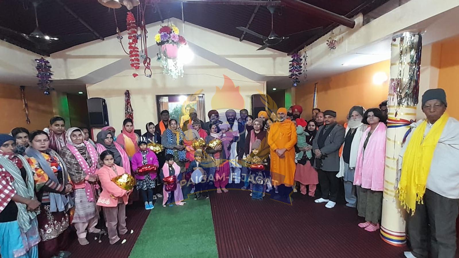 Daughter-Son Equality Day was celebrated by wearing 'Kudiyan di Lohri' at Nirvanu Kutia Mahilpur.